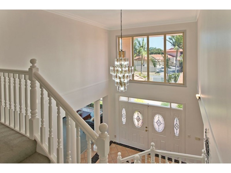 17 Montserrat Court, Clear Island Waters QLD 4226