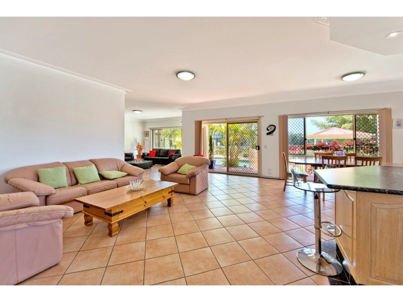 17 Montserrat Court, Clear Island Waters QLD 4226