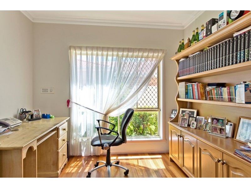 17 Montserrat Court, Clear Island Waters QLD 4226