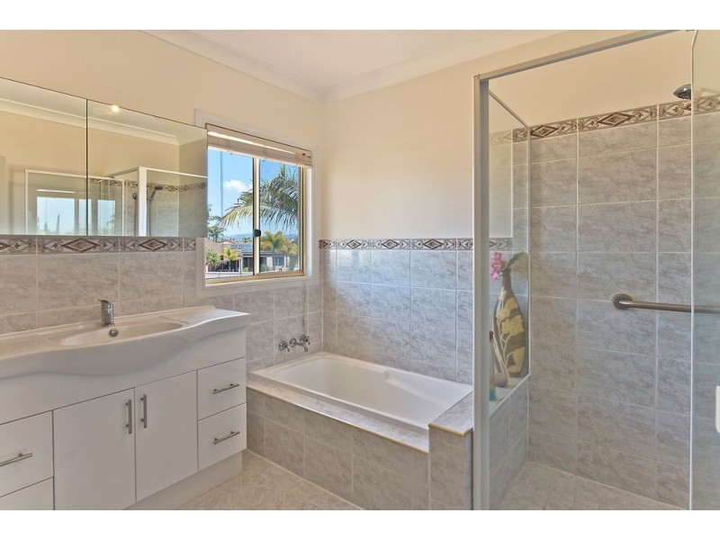 17 Montserrat Court, Clear Island Waters QLD 4226