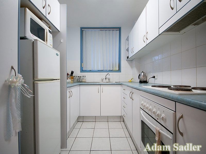 1/21 First Avenue, Broadbeach QLD 4218