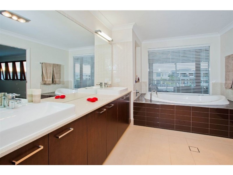 66 East Quay Drive, Biggera Waters QLD 4216