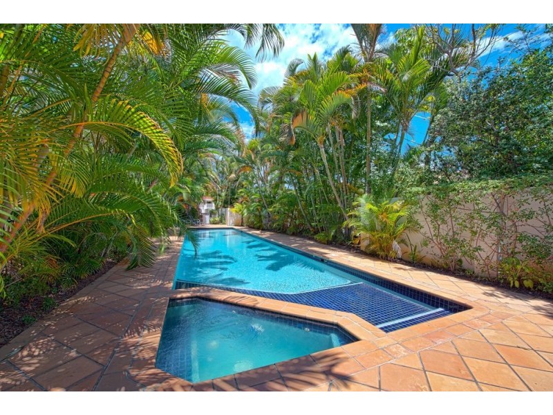 7 Purli Street, Surfers Paradise QLD 4217