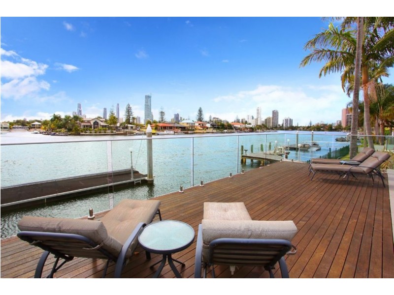 21 Cleland Cres, Broadbeach Waters QLD 4218