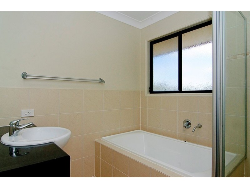 46 Golden Bear Drive, Arundel QLD 4214