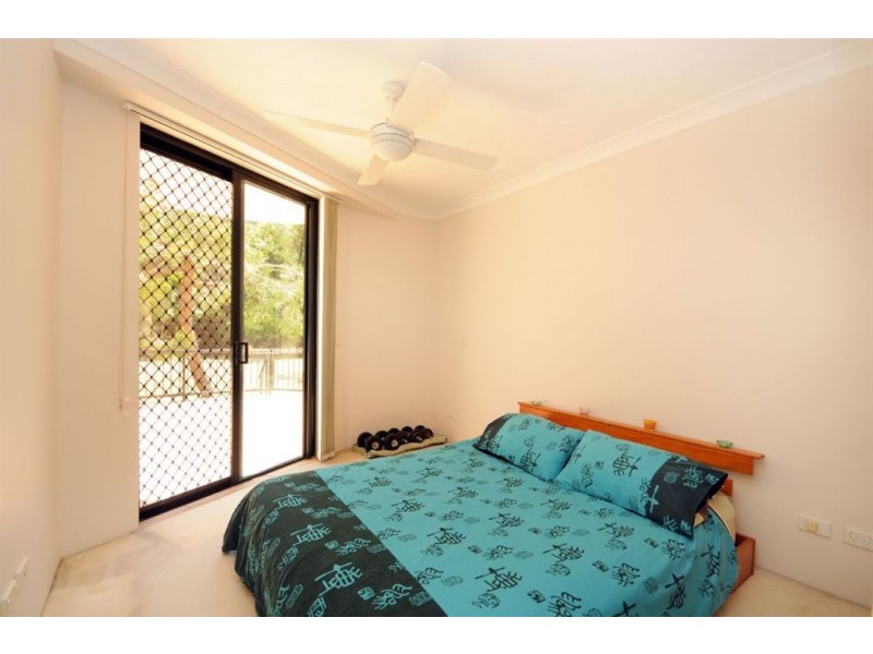 5/2 Fraser Aveune, Miami QLD 4220