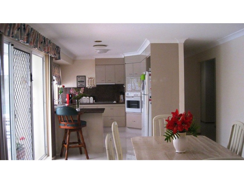1 Monteclair Court, Mermaid Waters QLD 4218