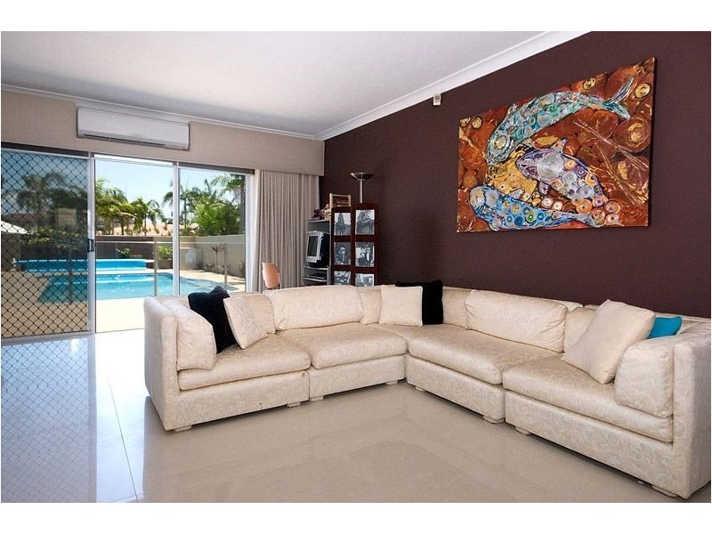 30 Sundance Way, Runaway Bay QLD 4216