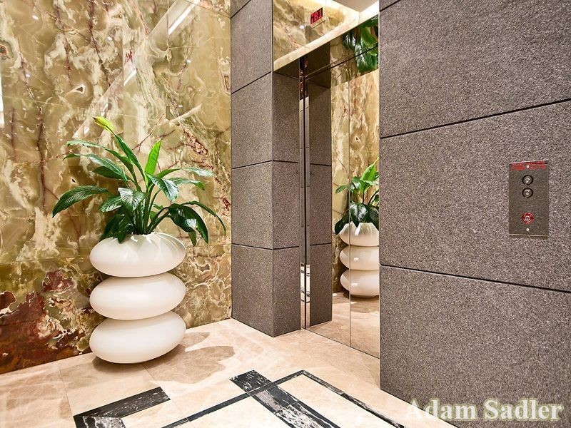 4 Charles Avenue, Broadbeach QLD 4218