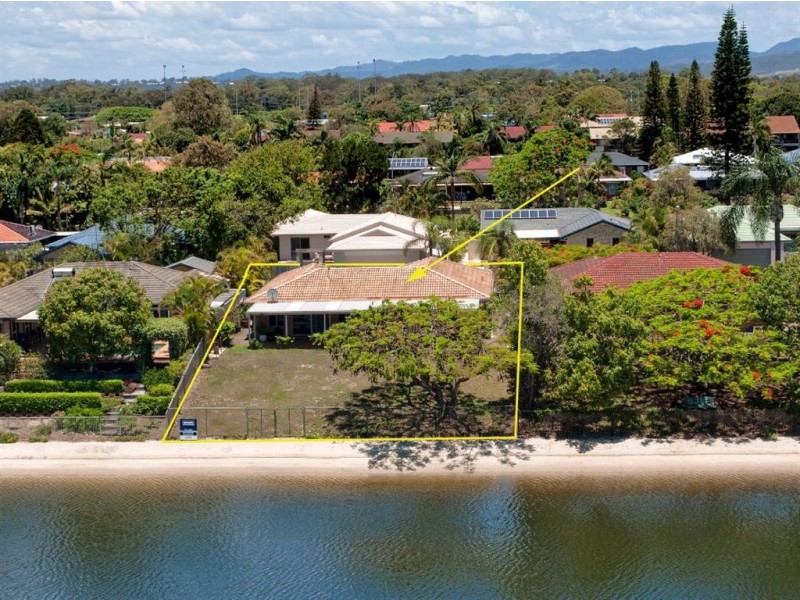 17 Driver Court, Mermaid Waters QLD 4218