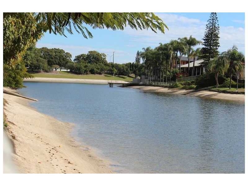 17 Driver Court, Mermaid Waters QLD 4218