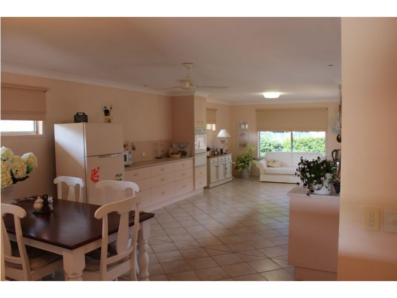 17 Driver Court, Mermaid Waters QLD 4218