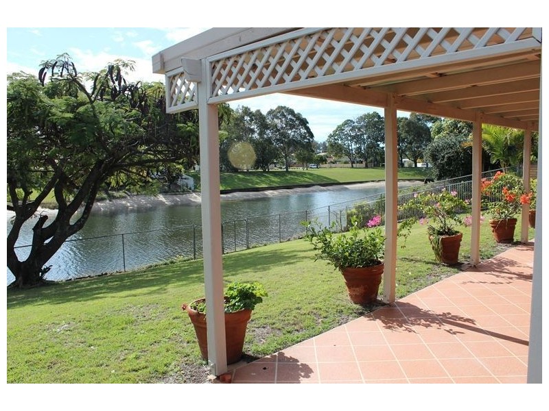 17 Driver Court, Mermaid Waters QLD 4218