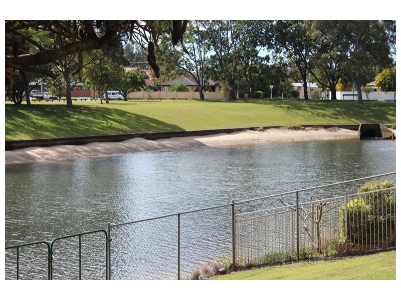 17 Driver Court, Mermaid Waters QLD 4218