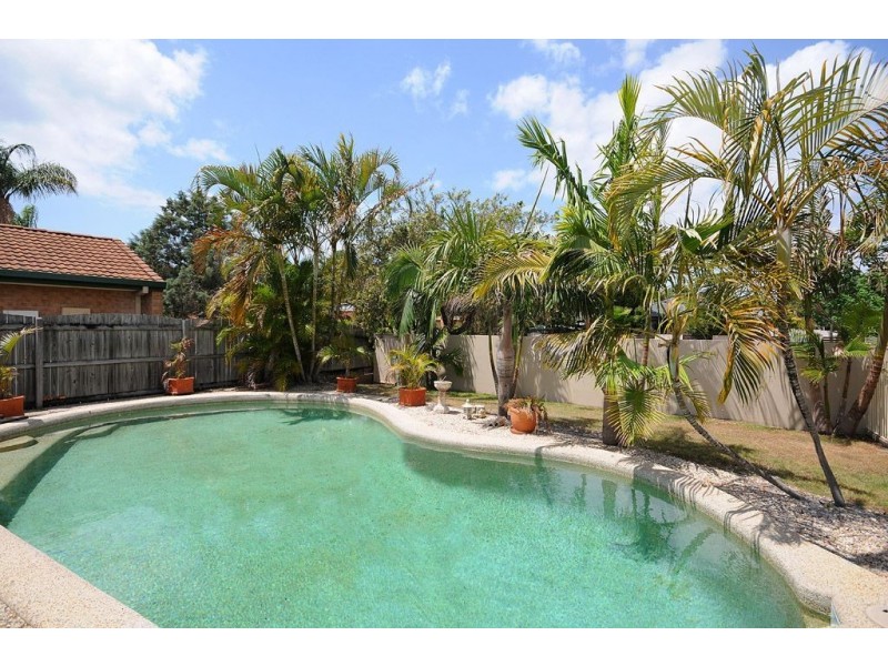 2 Karratha Court, Mermaid Waters QLD 4218