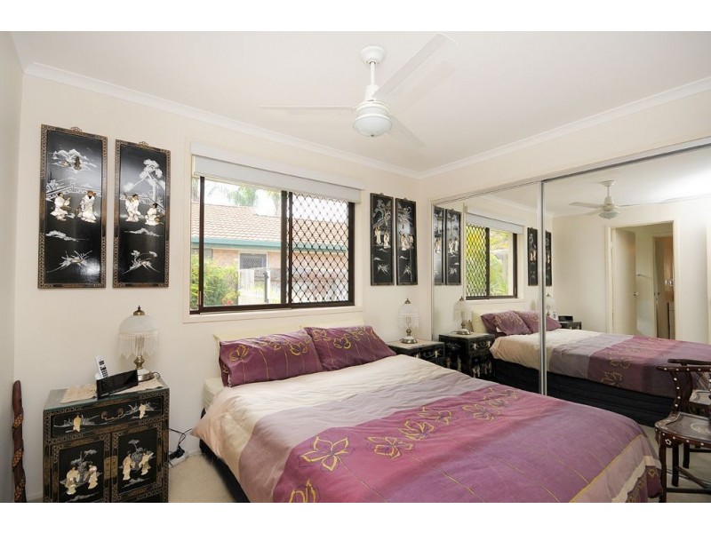 2 Karratha Court, Mermaid Waters QLD 4218