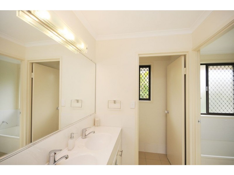 2 Karratha Court, Mermaid Waters QLD 4218