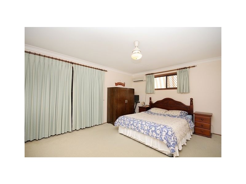 18 Kurrawa Avenue, Mermaid Waters QLD 4218