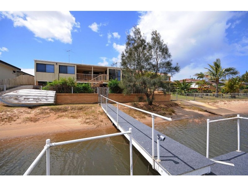 18 Kurrawa Avenue, Mermaid Waters QLD 4218