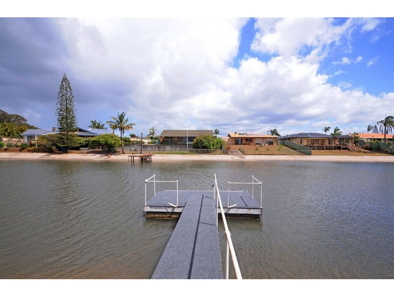 18 Kurrawa Avenue, Mermaid Waters QLD 4218