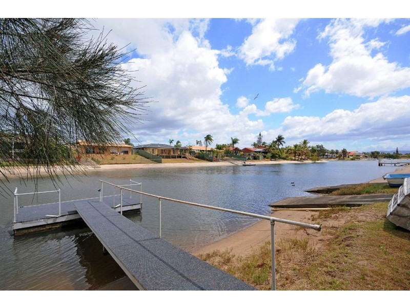 18 Kurrawa Avenue, Mermaid Waters QLD 4218