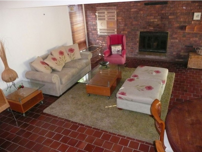 40 Drury Avenue, Southport QLD 4215