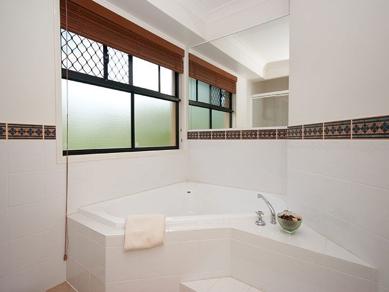 14 Cleland Crescent, Broadbeach Waters QLD 4218