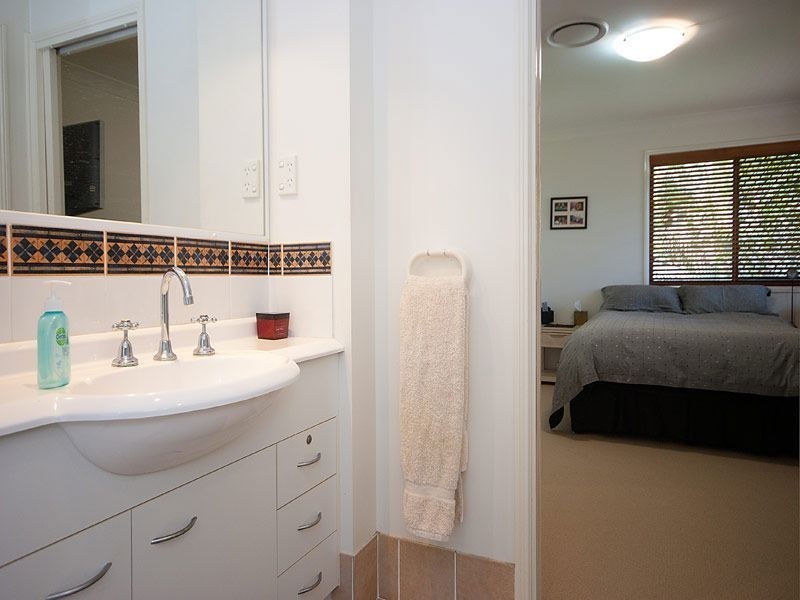 14 Cleland Crescent, Broadbeach Waters QLD 4218