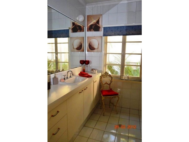 20 Venice Street, Mermaid Beach QLD 4218