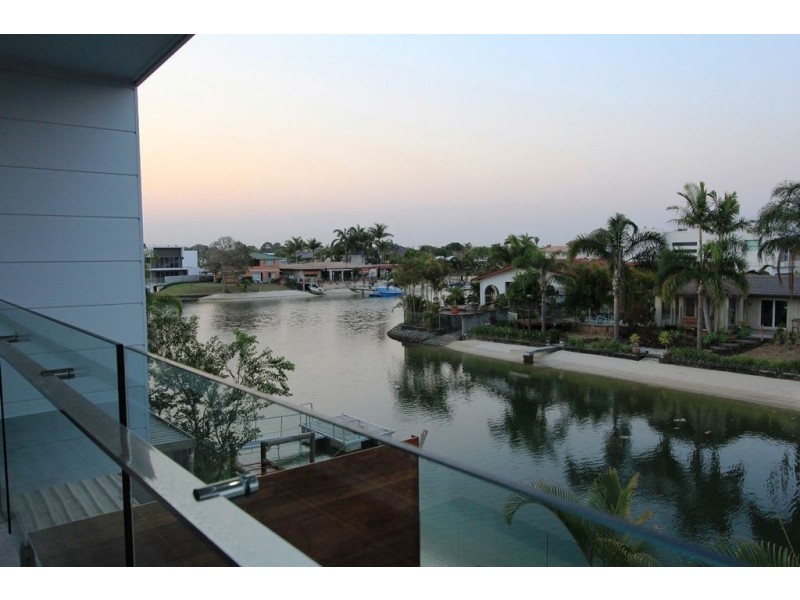 11 Cristobel Crt, Broadbeach Waters QLD 4218