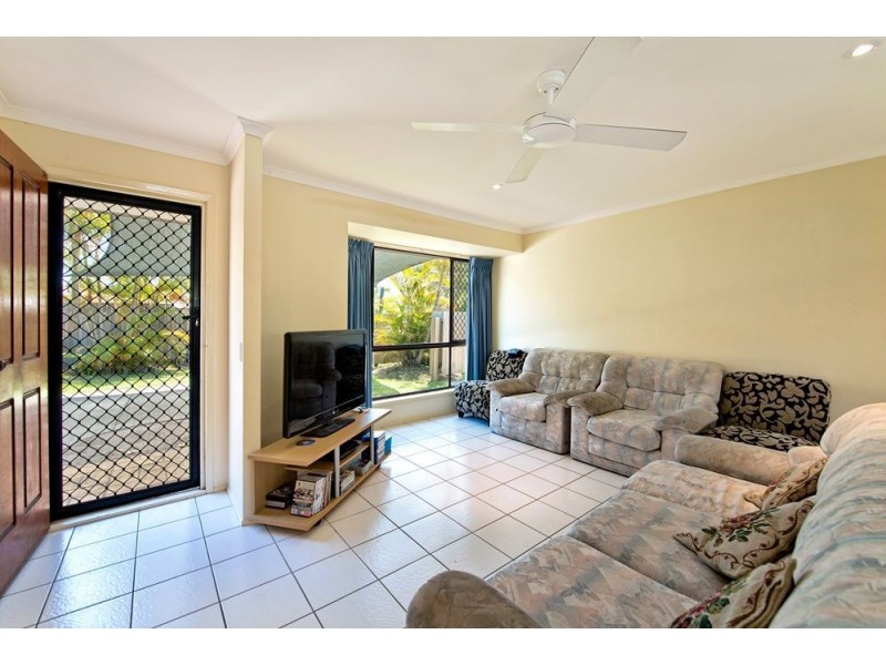 2/9 Possum Crescent, Coombabah QLD 4216