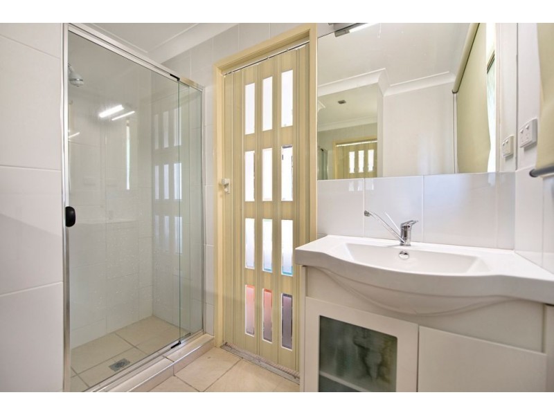 2/9 Possum Crescent, Coombabah QLD 4216