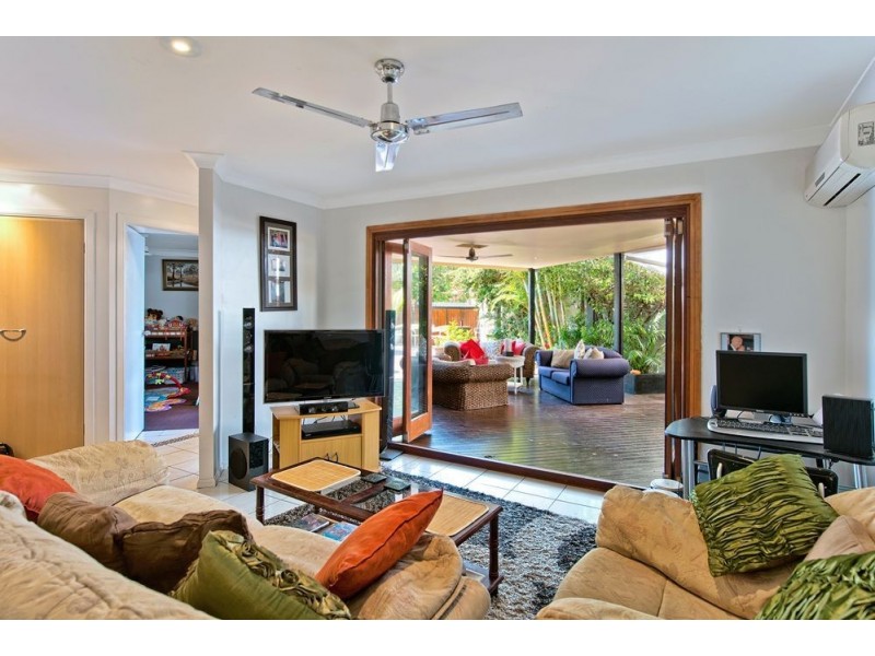 1/32 Killowill Avenue, Paradise Point QLD 4216