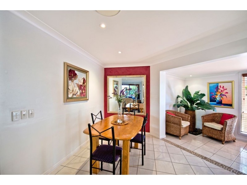 1/32 Killowill Avenue, Paradise Point QLD 4216