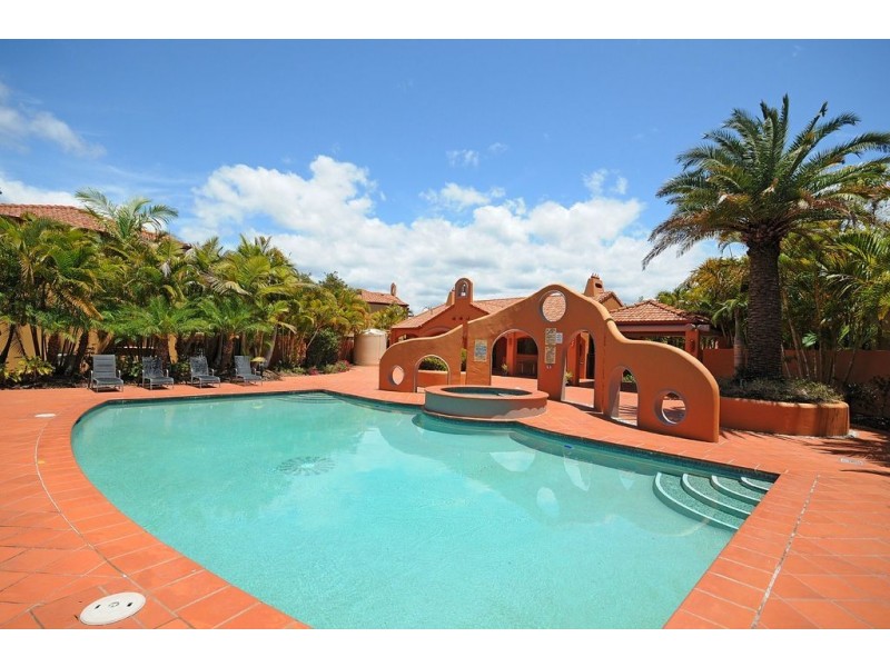 24/8 Woody Views Way, Robina QLD 4226