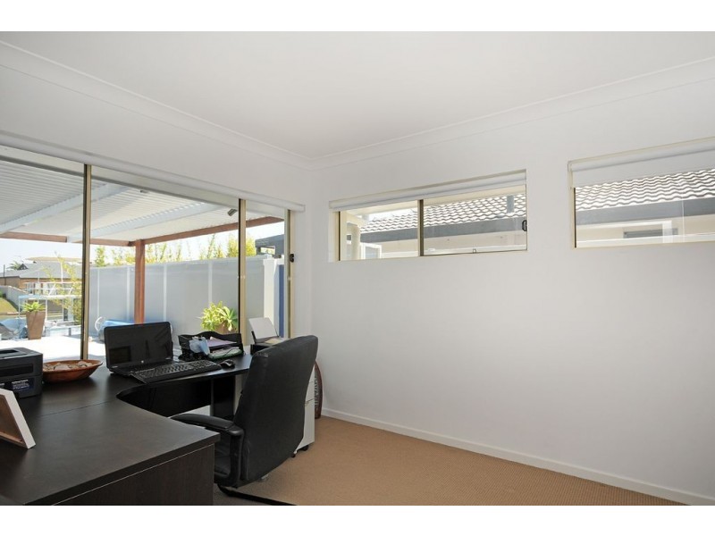 10 Drysdale Place, Paradise Point QLD 4216