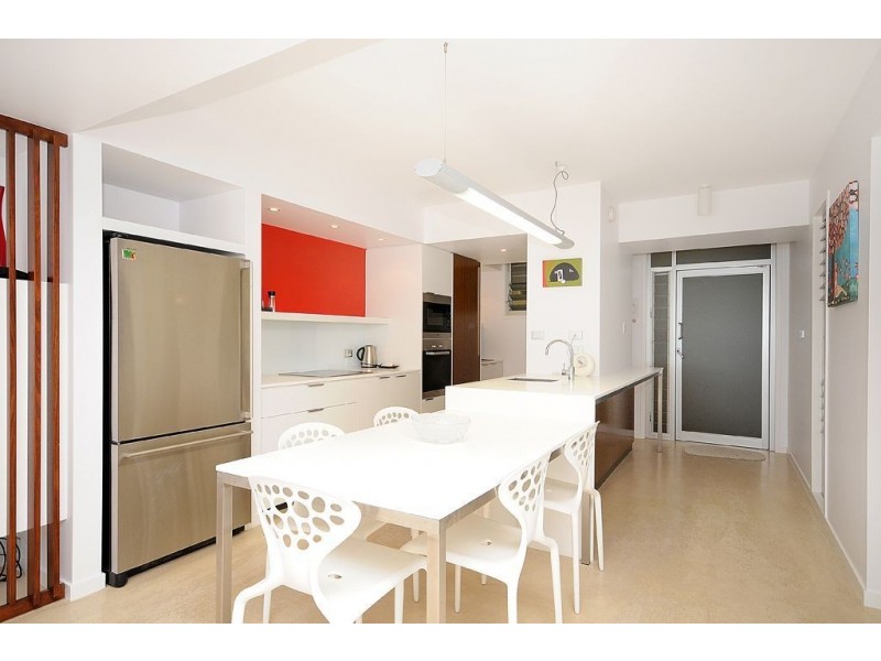 4/2 Goodwin Terrace, Burleigh Heads QLD 4220