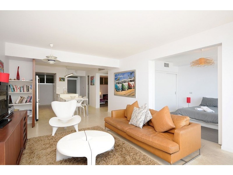 4/2 Goodwin Terrace, Burleigh Heads QLD 4220