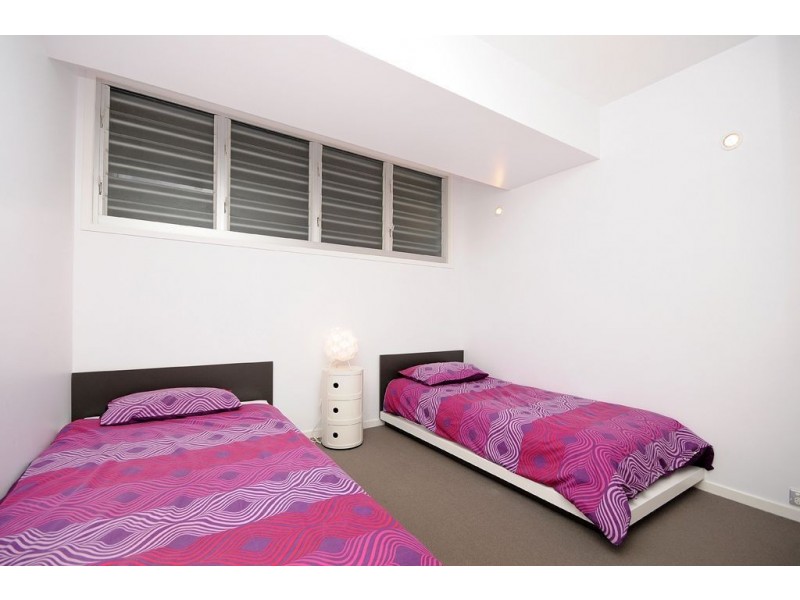 4/2 Goodwin Terrace, Burleigh Heads QLD 4220