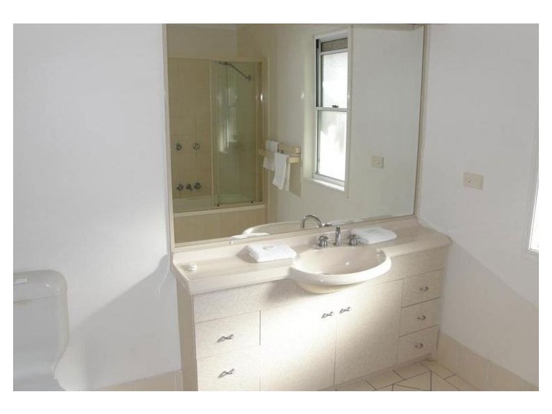 62/215 Cottesloe Drive, Mermaid Waters QLD 4218