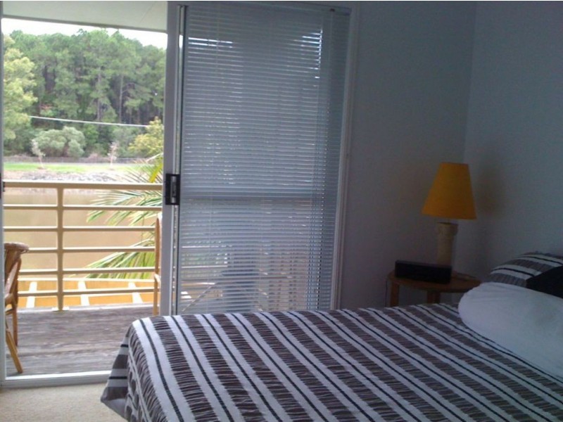 62/215 Cottesloe Drive, Mermaid Waters QLD 4218