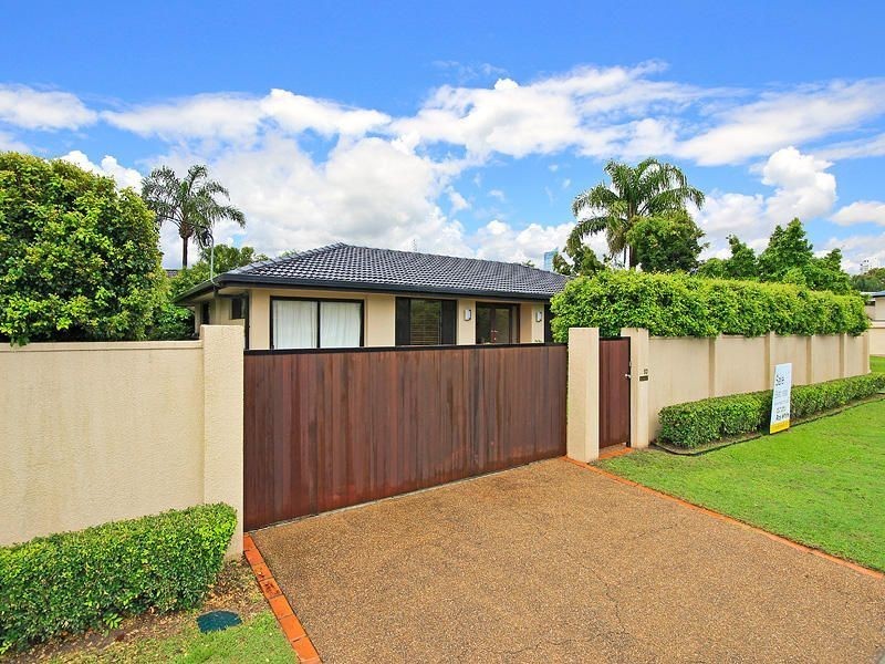 93 Monaco Street, Broadbeach Waters QLD 4218