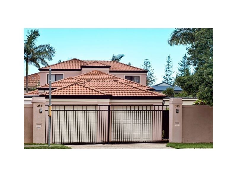 2/285 Bayview Street, Hollywell QLD 4216