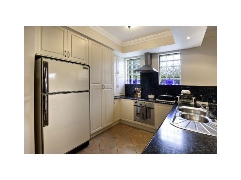 2/285 Bayview Street, Hollywell QLD 4216