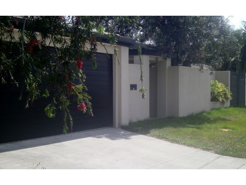 4 Carmel Court, Broadbeach Waters QLD 4218
