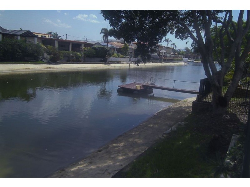 4 Carmel Court, Broadbeach Waters QLD 4218