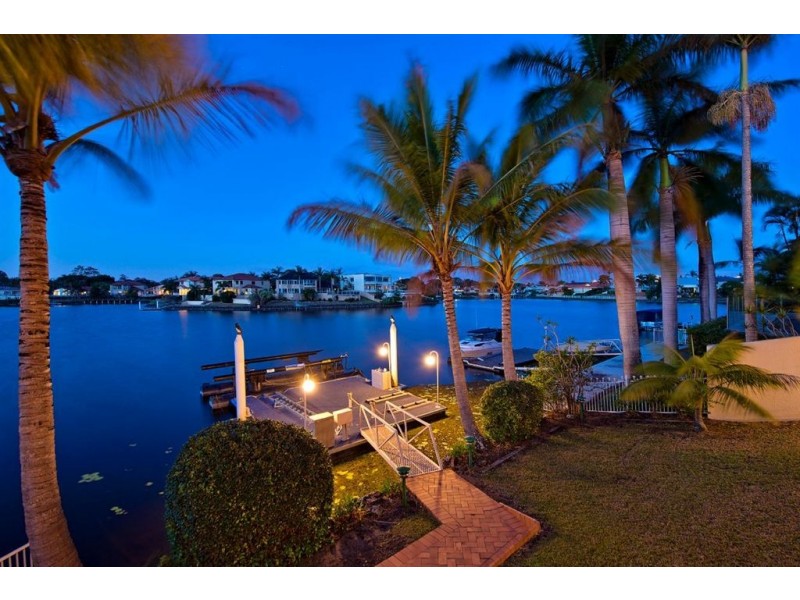 10 San Simeon Drive, Clear Island Waters QLD 4226