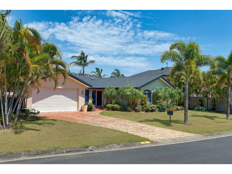 5 Saltbreeze Court, Runaway Bay QLD 4216