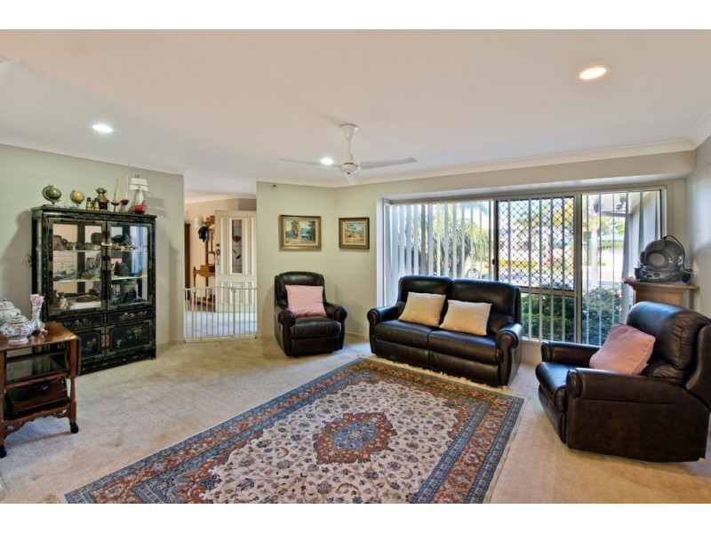 5 Saltbreeze Court, Runaway Bay QLD 4216