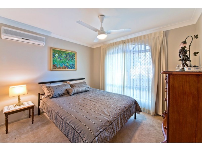 5 Saltbreeze Court, Runaway Bay QLD 4216